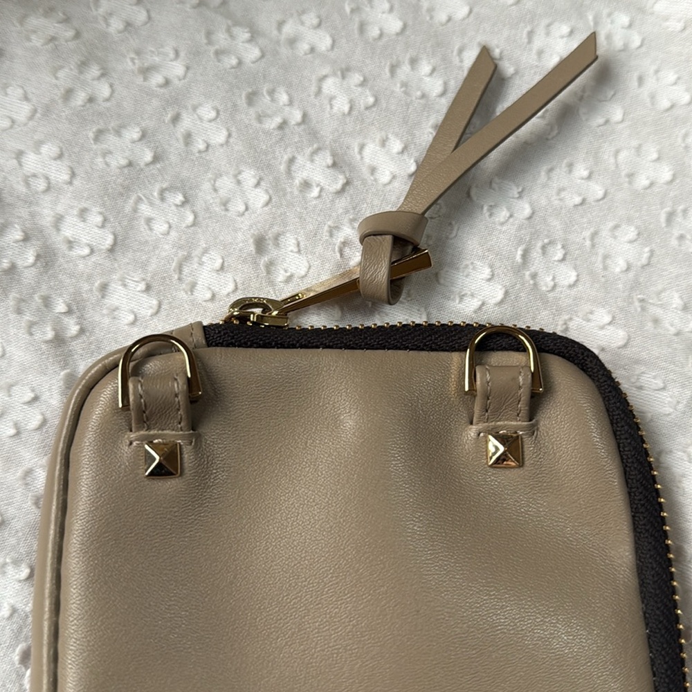 Bandolier Taupe Expanded Zip Cell Pouch - Picture 6 of 16